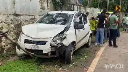 കോഴിക്കോട്: മുത്തേരിയിൽ കാറും ഓട്ടോയും കൂട്ടിയിടിച്ച് സ്ത്രീ ഉൾപ്പെടെ രണ്ടു പേർക്ക് പരിക്ക്