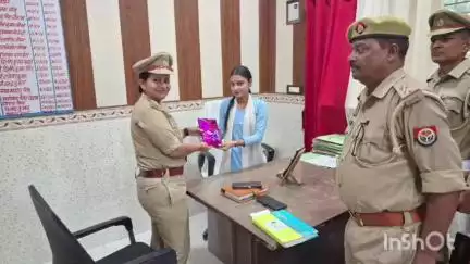 कलान: थाना मिर्जापुर में 1 दिन के लिए मेधावी छात्रा कुमारी दुर्गा को बनाया गया थाना अध्यक्ष, जनता की सुनी समस्याएं