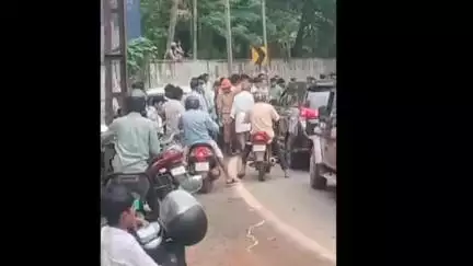 ഏറനാട്: എടവണ്ണ- കൊയിലാണ്ടി സംസ്ഥാനപാതയിൽ വാഹനാപകടം. കാറും ഓട്ടോയും കൂട്ടിയിടിച് 2 പേർക്ക് പരിക്കേറ്റു
