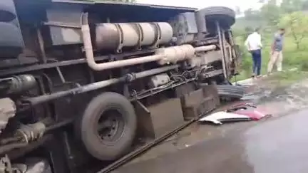 नालागढ़: नालागढ़-सवारघाट मार्ग पर दर्दनाक बस हादसा, HRTC बस पलटी, 18 यात्री घायल, 2 की हालत गंभीर