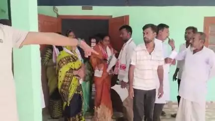 মানকাচৰ: ফেকামাৰী খণ্ড উন্নয়ণ বিষয়াৰ কাৰ্যলয়ত আজি দুখনকৈ গাওঁ পঞ্চায়তৰ সভাপতি, উপসভাপতি নিৰ্বাচন প্ৰক্ৰিয়া সম্পন্ন