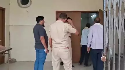 चूरू: रेलवे क्वार्टर में फंदे से लटका मिला 35 वर्षीय गार्ड का शव, पुलिस ने करवाया पोस्टमार्टम