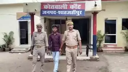 शाहजहांपुर: पुलिस ने सिकरोही गांव से ट्रैक्टर से स्टंट करने वाले अभियुक्त को गिरफ्तार किया, ट्रैक्टर किया ज़ब्त और भेजा जेल