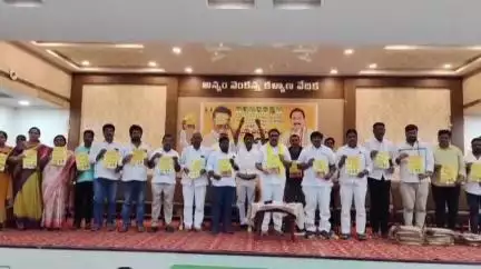 ఏడాది కాలంలో ప్రభుత్వం చేసిన మంచిని ప్రజలకు వివరించాలి: కొత్తపేటలో ఎమ్మెల్యే బండారు సత్యానందరావు