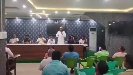ইটাহার: ইটাহার BDO অফিস প্রাঙ্গণের প্রশাসনিক বৈঠক থেকে মহরমে ডিজে বক্স বাজানোতে নিষেধাজ্ঞা জারি করল প্রশাসন, উপস্থিত জয়েন্ট BDO