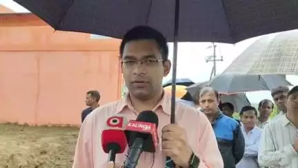 ଜୟପୁର: କେନ୍ଦ୍ରୀୟ ବିଦ୍ୟାଳୟ  ଜୟପୁର ଆ ପରିଦର୍ଶନ କଲେ  କୋରାପୁଟ  ଜିଲାପାଳ ଭି କିତ୍ତି ଭାସନ, ଜିଲ୍ଲାପାଳ କଣ ସୂଚନା ଦେଉଛନ୍ତି ଶୁଣନ୍ତୁ