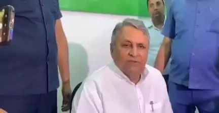 पटना ग्रामीण: जदयू कार्यालय में सीएम नीतीश कुमार के साथ पीएम नरेंद्र मोदी की तस्वीर, मंत्री विजय चौधरी ने दी सफाई