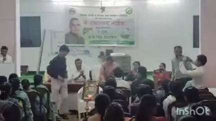 गोरेगाव: शहरातील पंचायत समितीच्या सभागृहात कृषी दिनाचे औचित्य साधून शेतकऱ्यांना मार्गदर्शन