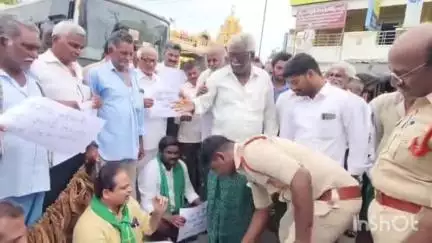 ప్రత్తిపాడు: పెదనందిపాడు ఓల్డ్ మద్రాస్ రోడ్డులో పొగాకు రైతులు నిరసన, పోలీసులకు రైతుల మధ్య వాగ్వివాదం