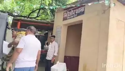 ब्रह्मपुर: नैनीजोर पुलिस ने एक चारपहिया वाहन से भारी मात्रा में शराब बरामद की, तस्कर फरार, पुलिस ने जांच शुरू की