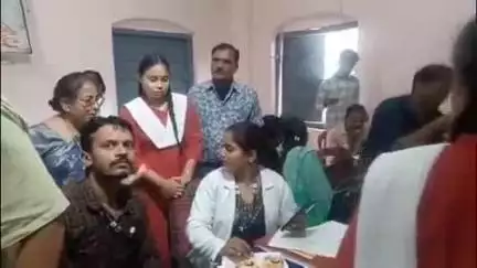 छिंदवाड़ा नगर: एमएलबी स्कूल में रेडक्रॉस सोसाइटी द्वारा स्वास्थ्य जांच शिविर का आयोजन किया गया
