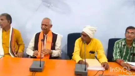 बनियापुर: बनियापुर प्रखंड कार्यालय में बीस सूत्रीय समीक्षा बैठक, सांसद सिग्रीवल ने विकास योजनाओं पर की चर्चा