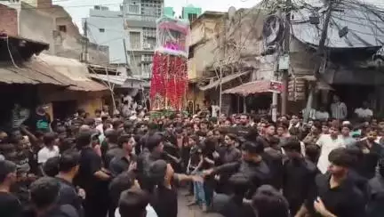 कोल: अलीगढ़ में मोहर्रम के पावन पर्व पर निकाला गया ऐतिहासिक ताज़िए का जुलूस, प्रशासन ने सुरक्षा के लिए किए कड़े इंतजाम