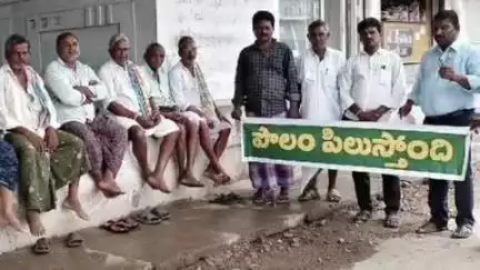 దర్శి: నాగంబొట్లపాలెం లో మండల వ్యవసాయ అధికారి ప్రసాద్ రావు ఆధ్వర్యంలో పొలం పిలుస్తుంది కార్యక్రమం
