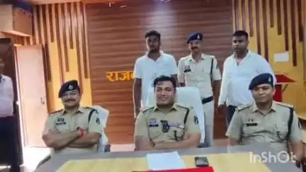 राजनांदगांव: एसपी कार्यालय में प्रेस वार्ता कर मोहड़ में अवैध रेत उत्खनन और गोलीकांड मामले में एक और आरोपी को किया गया गिरफ्तार