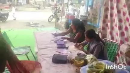 बेहट: मिर्ज़ापुर बस स्टेण्ड पर आयोजित रक्तदान शिविर में पांच दर्जन लोगों ने किया रक्तदान