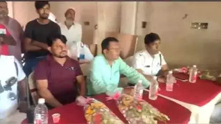 ভাঙড় ১: ট্রাফিক সতর্কতা এবং পরিছন্নতা বজায় রাখার জন্য ঘটকপুকুর এলাকায় সমস্ত গাড়িচালকদের নিয়ে মিটিং করলেন ভাঙ্গড় ট্রাফিক ওসি