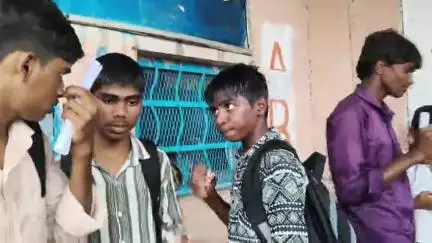 మెదక్: సర్వర్ సమస్యతో జాలి కానీ బస్ పాసులు ఇబ్బందులకు గురైన విద్యార్థులు జర్నలిస్టులు వికలాంగులు.
pu;public issue