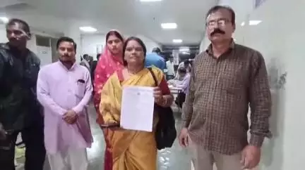 गोटेगांव: करकबेल स्वास्थ्य केंद्र में डॉक्टर की लापरवाही से जनता परेशान, महिला सरपंच ने कलेक्टर से की शिकायत
