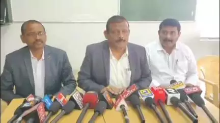 హుస్నాబాద్: హుస్నాబాద్ పాలిటెక్నిక్ కళాశాలలో ఇంజనీరింగ్ కళాశాల ఏర్పాట్లను పరిశీలించిన శాతవాహన యూనివర్సిటీ వైస్ చాన్సలర్ ఉమేష్ కుమార్