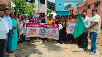नानपारा: नानपारा में स्वास्थ्य विभाग ने संचारी रोग नियंत्रण दस्तक अभियान की शुरुआत कर निकाली रैली