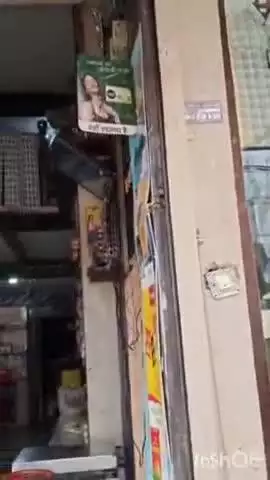 आष्टा: रजिस्ट्री नंबर से अलग प्लेट लगाने पर ठेकेदार द्वारा ₹50 लेने का आरोप, निवासियों ने कहा - पालिका दे मुफ्त सेवा
