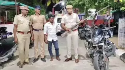 சங்கராபுரம்: விரியூரில் உரிய அனுமதியின்றி நாட்டு துப்பாக்கி வைத்திருந்த நபர் கைது ; நாட்டு துப்பாக்கி பறிமுதல்