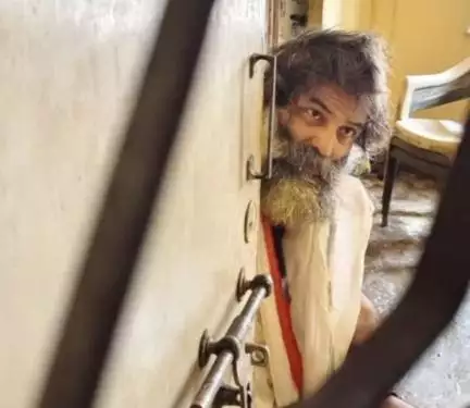 शख्स ने खुद को घर में तीन साल तक रखा कैद, जब कमरा खुला तो हर तरफ...; देखिए वीडियो