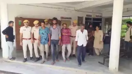 केलवा थाना पुलिस द्वारा बिजली के ट्रांसफार्मर तोड़ तांबा चोरी करने वाली गैंग गिरफ्तार।