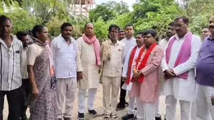 इटावा: बसरेहर में युवक के जहर खाने के बाद उपचार के दौरान हुई मौत, ससुरालियों पर हत्या का आरोप, सपा नेताओं ने जताया शोक