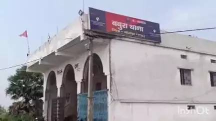 बड़हरा: बबुरा थाना पुलिस ने अवैध बालू लदे ट्रैक्टर को किया ज़ब्त, ₹1 लाख का लगाया जुर्माना
