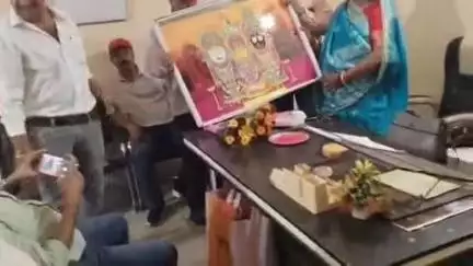 जयसिंहनगर: नगर परिषद जयसिंहनगर कार्यालय में सेवानिवृत्त उपयंत्री को दी गई भावभीनी विदाई