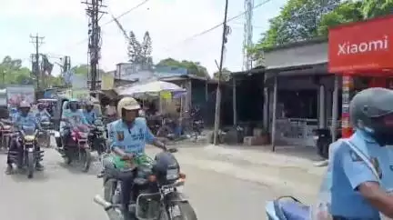 হেমতাবাদ: হেমতাবাদ সদর এলাকায় ট্র্যাফিক পুলিশের উদ্যোগে আয়োজিত সচেতনতামূলক বাইক মিছিল