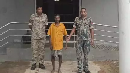 कोंडागांव: मर्दापाल क्षेत्र के हासेल में जमीनी विवाद ने लिया खूनी मोड़, भाई ने कुल्हाड़ी से की भाई की हत्या, आरोपी गिरफ्तार