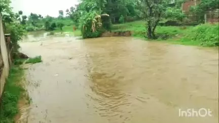 गढ़वा: जिले में एक जुलाई को जारी येलो अलर्ट के बीच हो रही झमाझम बारिश, जनजीवन अस्त-व्यस्त