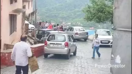 नाहन: मेडिकल कॉलेज नाहन में पार्किंग की समस्या गंभीर, कॉलेज प्रशासन ने परिसर को नो पार्किंग जोन घोषित किया