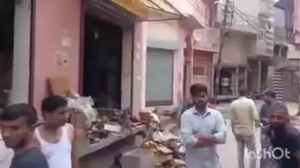 कायमगंज: मोहल्ला नुनहाई में रॉयल गिफ्ट सेंटर की दुकान में शॉर्ट सर्किट से लगी आग, लगभग ₹1 लाख का हुआ नुकसान