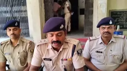 अरेराज: अरेराज में डीएसपी के नेतृत्व में मलाही पुलिस ने चोरी किए गए गहनों के साथ 6 लोगों को किया गिरफ्तार