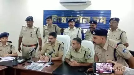 कटनी नगर: हाईवे पर लूट के आरोपियों को पुलिस ने किया गिरफ्तार, पुलिस अधीक्षक ने प्रेस वार्ता में दी जानकारी