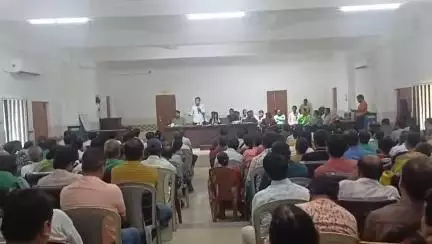ভাতার: প্রাথমিক বিদ্যালয় গুলির পড়াশোনার পরিকাঠামো খতিয়ে দেখতে বিশেষ বৈঠক ভাতার ব্লক অফিসে