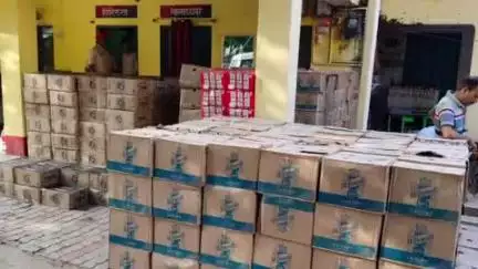 पोठिया: गोलगच्छ के पास पोठिया पुलिस ने 5880 लीटर विदेशी शराब के साथ दो तस्करों को किया गिरफ्तार