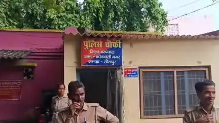 सीतापुर: कुँवर गड्डी के पास सड़क पर तेज रफ्तार स्कूटी अनियंत्रित होकर टेंपो से टकराई, एक की मौत और एक घायल