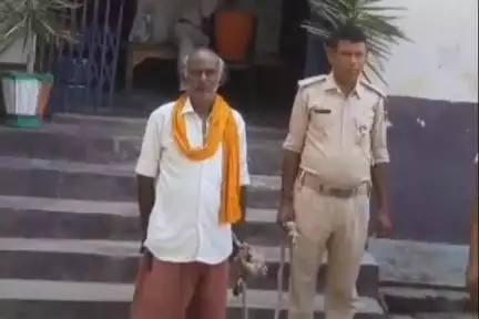 हलसी: कैंदी गांव में नशे में हंगामा कर रहे एक व्यक्ति को पुलिस ने किया गिरफ्तार