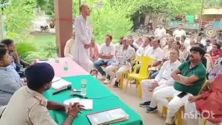 अकबरपुर: मोहर्रम को लेकर अकबरपुर थाना परिसर में शांति समिति की हुई बैठक, डीजे एवं तलवार पर लगी रोक