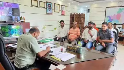 कोडरमा: उपायुक्त के जनता दरबार में अतिक्रमण समेत कई मामले आए, जांच के दिए निर्देश