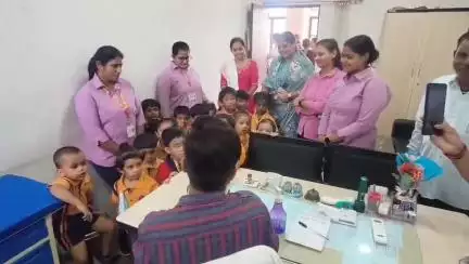 અંકલેશ્વર: ડોક્ટર ડે નિમિત્તે બચપન શાળાના વિદ્યાર્થીઓએ અંકલેશ્વર નગર પાલિકા સંચાલિત ડિસ્પેન્સરીની મુલાકાત લીધી હતી