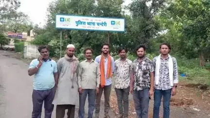 चंदेरी: तहसील पिपरई के निवासियों से लाखों की ठगी, शिकायत लेकर चंदेरी थाने पहुंचे