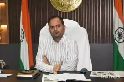 భూపాలపల్లి: వ్యవసాయంలో డ్రోన్ల వినియోగానికి సంఘాలను ఎంపిక చేయాలి: జిల్లా కలెక్టర్ రాహుల్ శర్మ