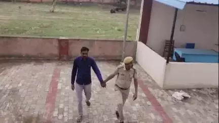 सरदारशहर: चेक बाउंस मामले में 9 साल से फरार स्थाई वारंटी खिराजाराम जाट को पुलिस ने राजासर चोडिया से किया गिरफ्तार