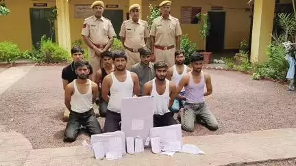 #Balotra: ऑपरेशन साईबर शील्ड के तहत साईबर ठगी के प्रकरण में वांछित 8 अभियुक्त गिरफ्तार।

कम्प्युटर,2लेपटाॅप,7मोबाईल फोन